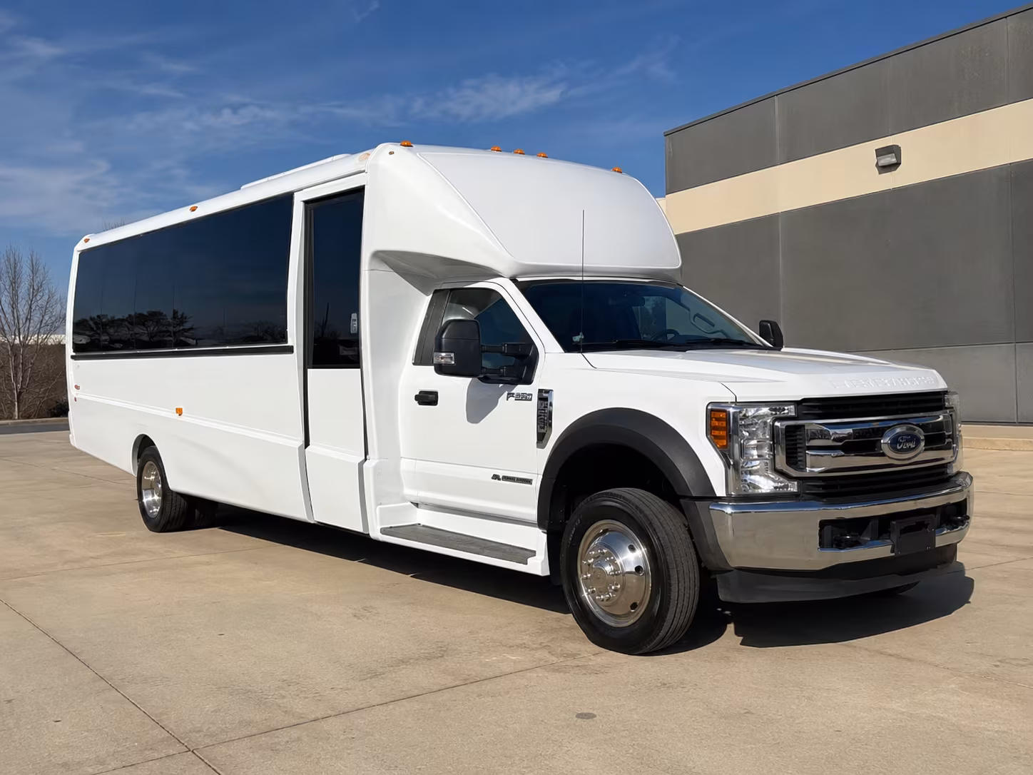 danbury book shuttle buses for employees in danbury