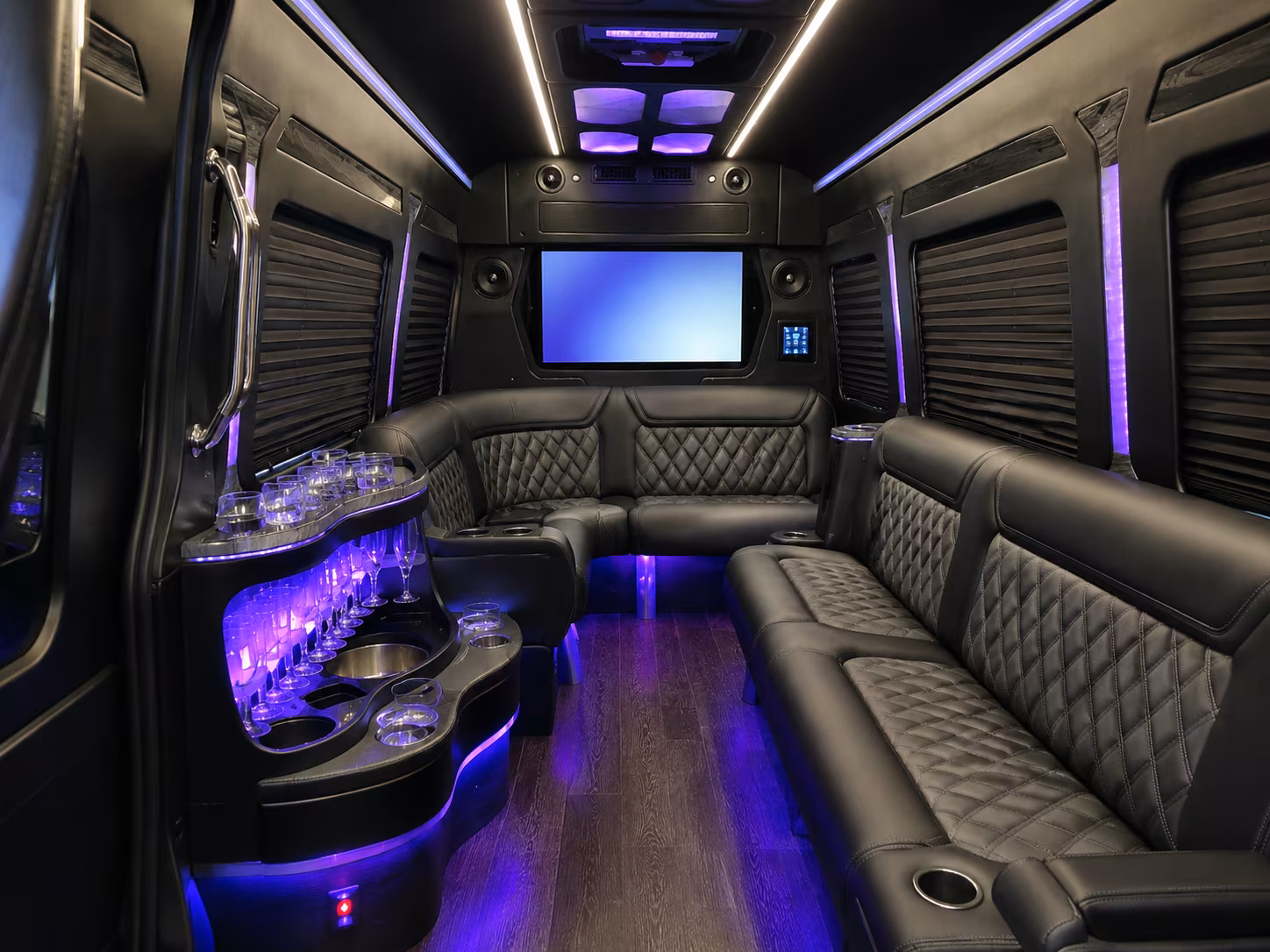 greenwichcharterbuscompany com can match the right bus to the merritt parkway route