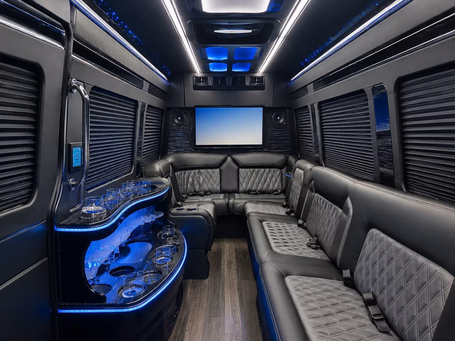 greenwichcharterbuscompany com is the easy way to get your whole group to total mortgage arena in bridgeport