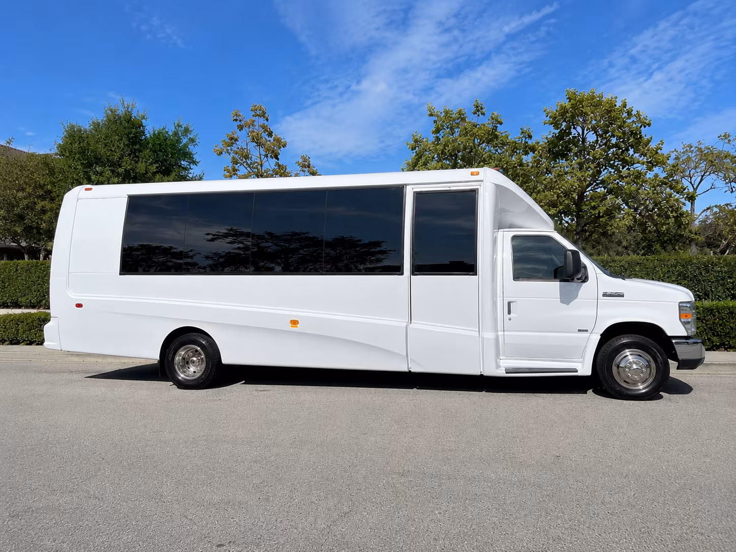no stress airport shuttles for out of town wedding guests